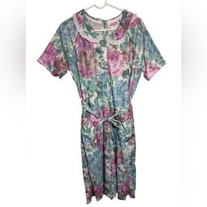 NWT Lady Lindsay Women’s Med Floral House Coat Robe Belted Snap Back Vtg
